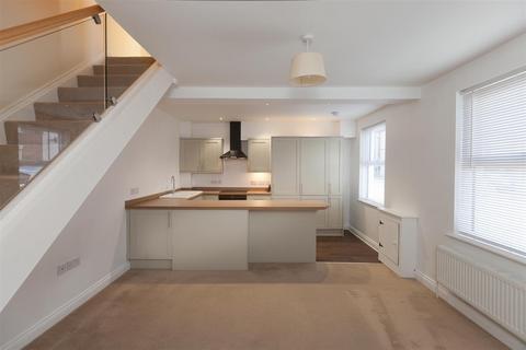 2 bedroom end of terrace house to rent, Sidney Street, Salisbury