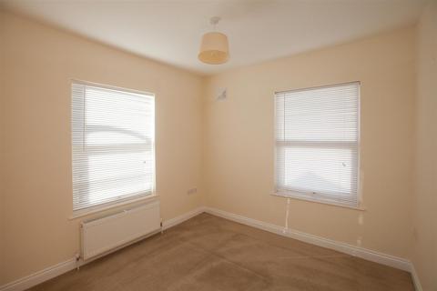 2 bedroom end of terrace house to rent, Sidney Street, Salisbury