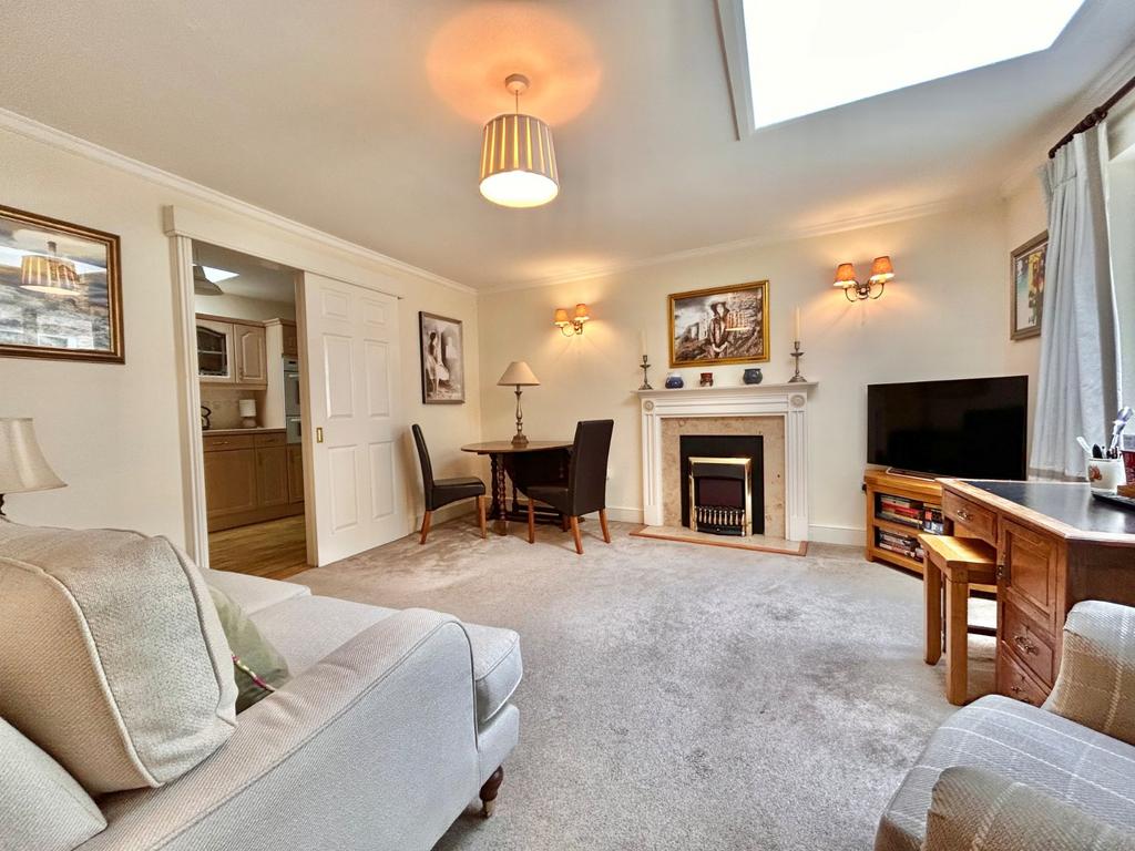 Sitting/Dining Room