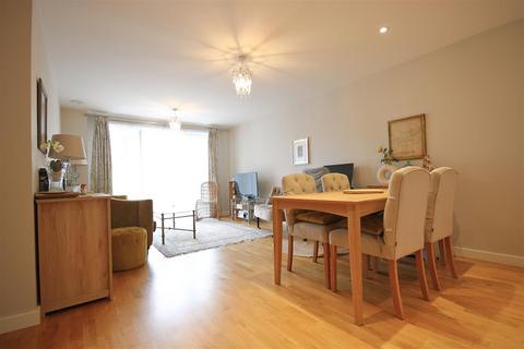 2 bedroom apartment for sale, Crossways, Slough