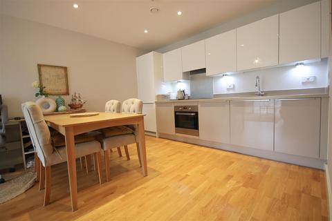 2 bedroom apartment for sale, Crossways, Slough