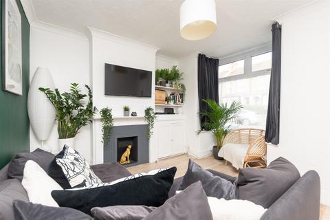 103 Singlewell Road, Gravesend, DA11 7PU