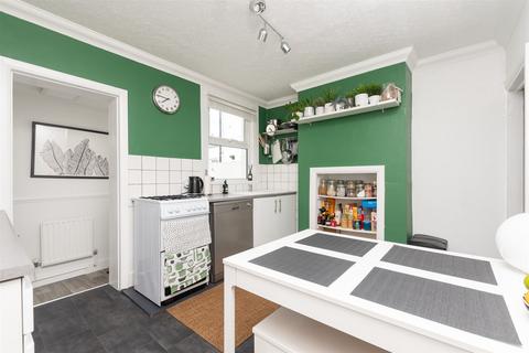 103 Singlewell Road, Gravesend, DA11 7PU