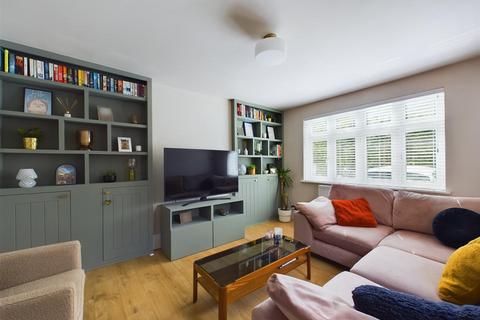 235 Coulsdon Road, Coulsdon, CR5 1EN