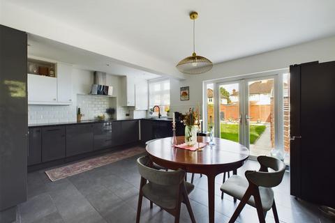 235 Coulsdon Road, Coulsdon, CR5 1EN