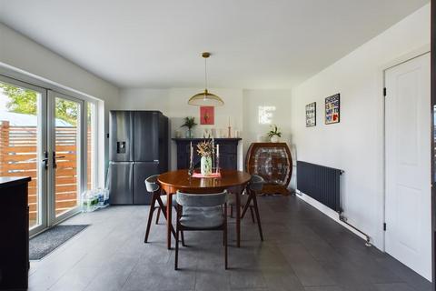 235 Coulsdon Road, Coulsdon, CR5 1EN