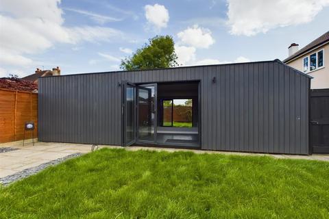 235 Coulsdon Road, Coulsdon, CR5 1EN