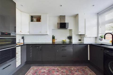 235 Coulsdon Road, Coulsdon, CR5 1EN