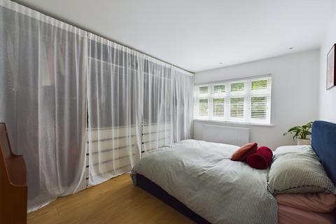 235 Coulsdon Road, Coulsdon, CR5 1EN
