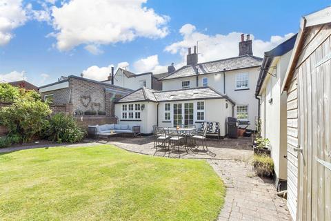 6 West Parade, Horsham, RH12 2BZ