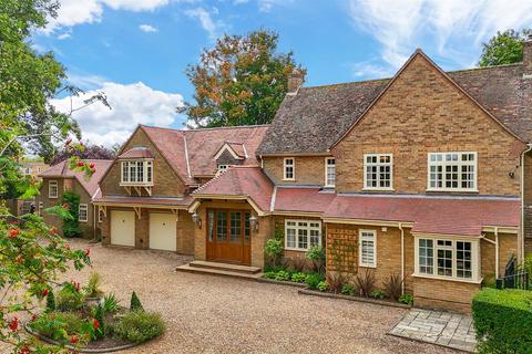 5 bedroom detached house for sale, Manor Road, Grendon