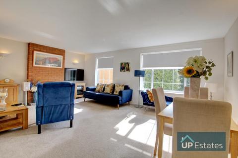 2 bedroom apartment for sale, Starbold Court, Starbold Crescent, Knowle, Solihull