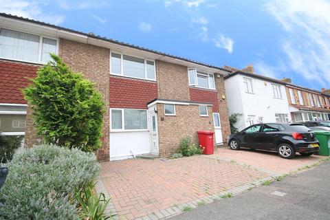 3 bedroom terraced house for sale, Brands Road, Slough