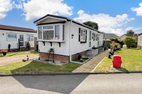 1 bedroom park home for sale, Towngate Wood Park, Tonbridge, Kent