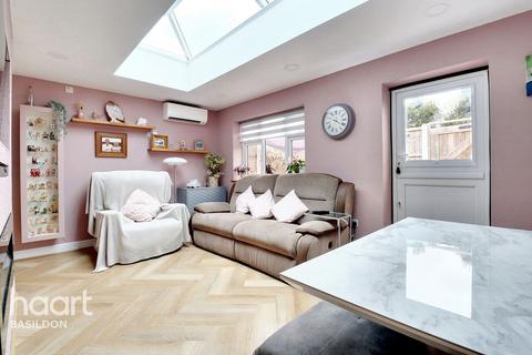 29 Alracks, Basildon, SS15 5HU
