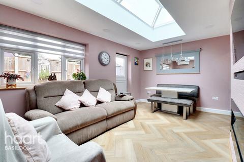 29 Alracks, Basildon, SS15 5HU