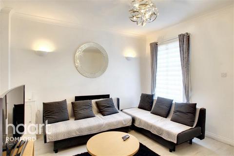 1 bedroom flat to rent, Park Lane, RM11