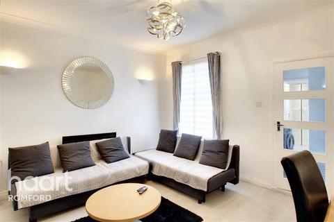 1 bedroom flat to rent, Park Lane, RM11