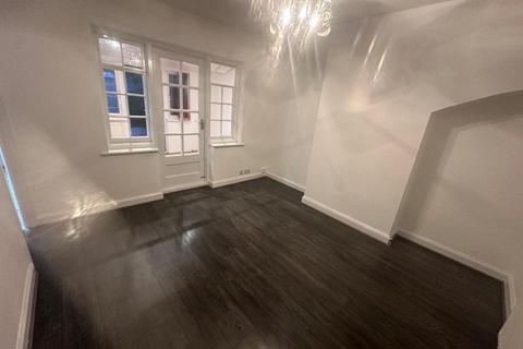 1 bedroom property to rent, Keswick Drive, Enfield