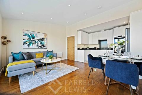 2 bedroom apartment to rent, Bromyard Avenue, London W3