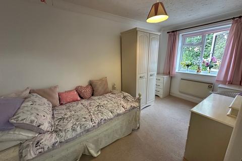 2 bedroom retirement property for sale, St. Christophers Gardens, Ascot SL5