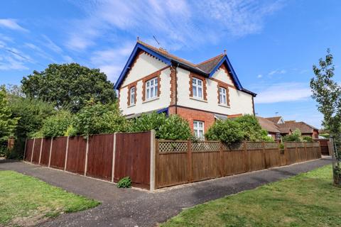 4 bedroom detached house for sale, Kingsway, Hayling Island