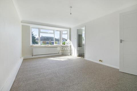 2 bedroom flat to rent, Waltham Way, Frinton-On-Sea CO13