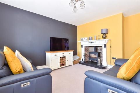 2 bedroom detached house for sale, Munns Lane, Hartlip, Sittingbourne, Kent