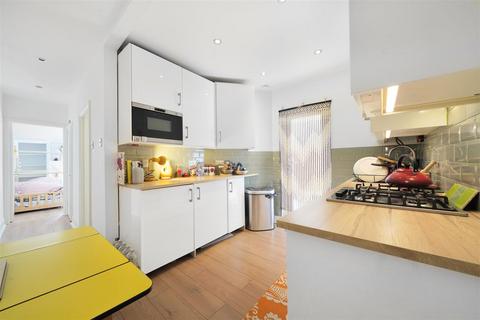 2 bedroom flat for sale, Ambleside Road, Willesden Junction, London