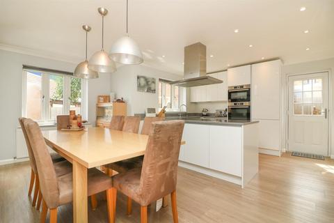 4 bedroom detached house for sale, Hawthorn Road, Hatfield Peverel