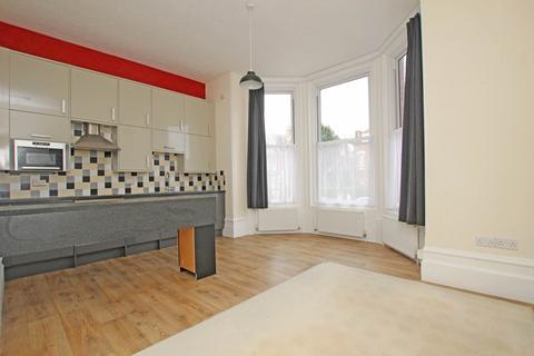 2 bedroom flat for sale, Silverdale Road, Eastbourne, BN20 7AY