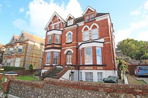 2 bedroom flat for sale, Silverdale Road, Eastbourne, BN20 7AY