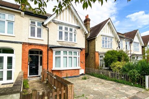 89b Arran Road, London, SE6 2LS