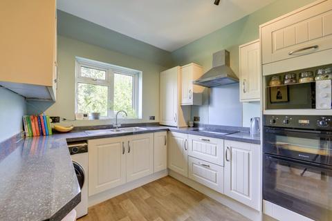 89b Arran Road, London, SE6 2LS