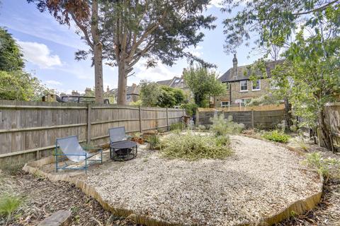 89b Arran Road, London, SE6 2LS