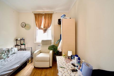 87 Acacia Road, Leytonstone, London, E11 3PQ