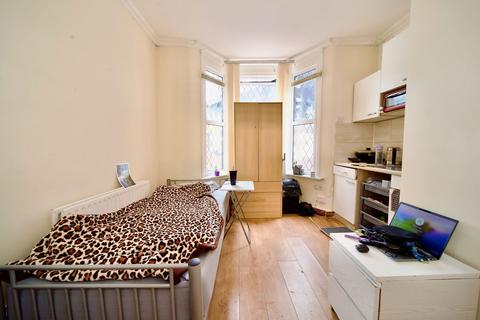 87 Acacia Road, Leytonstone, London, E11 3PQ