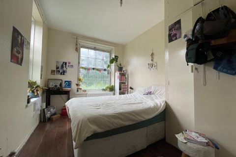 3 bedroom flat to rent, Tanners Hill, London SE8