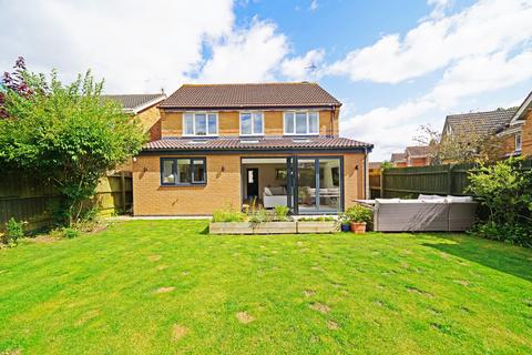 4 bedroom detached house for sale, Greenfield Avenue, Balsall Common, CV7