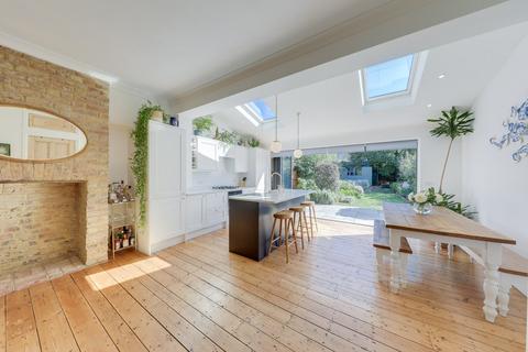 64 Braidwood Road, London, SE6 1QX