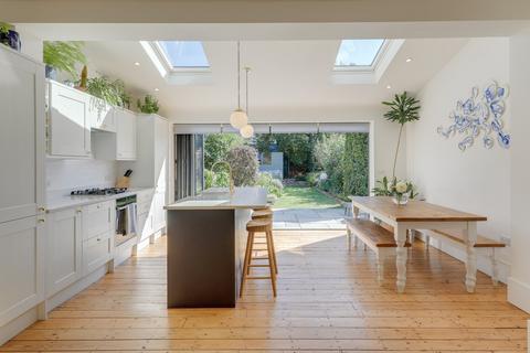 64 Braidwood Road, London, SE6 1QX