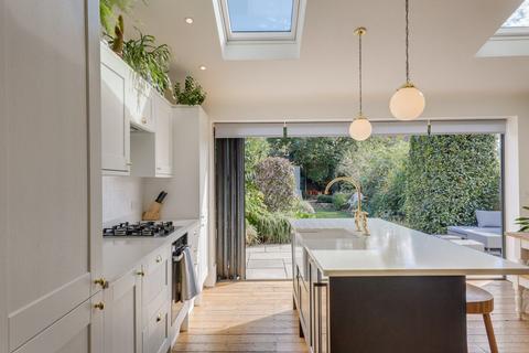 64 Braidwood Road, London, SE6 1QX