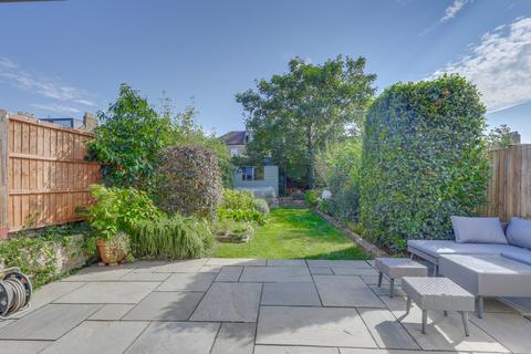 64 Braidwood Road, London, SE6 1QX