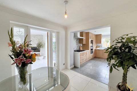 1 Alberta Close, Lower Wick, Worcester, WR2 4XJ