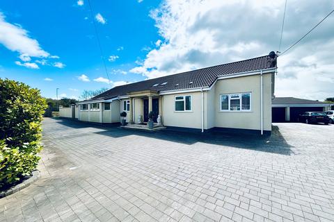 7 bedroom detached bungalow for sale, London Road, Bristol BS30