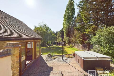 5 bedroom detached house for sale, Noak Hill Road, Laindon