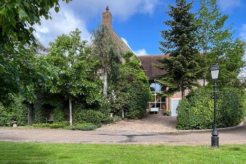 15 Hazel Grove, Kingwood, Henley-on-thames, RG9 5NH