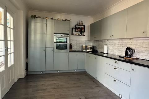 266 Altrincham Road, Manchester, M22 4AA
