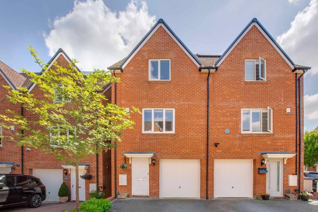 Garage & Driveway