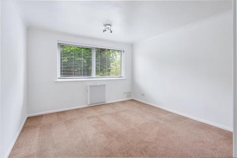 2 bedroom house to rent, Alma Road, Reigate RH2